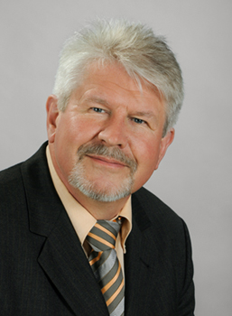 Portrait of Dr. Rainer Menge